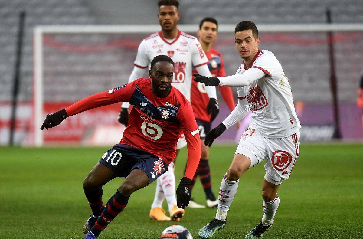 在战术方面 在战术方面